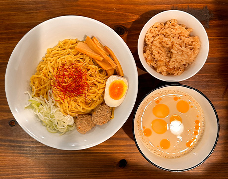 札幌チキンクレストの三種のラーメンを全て一度に味わえる知床鶏麺 三昧セット